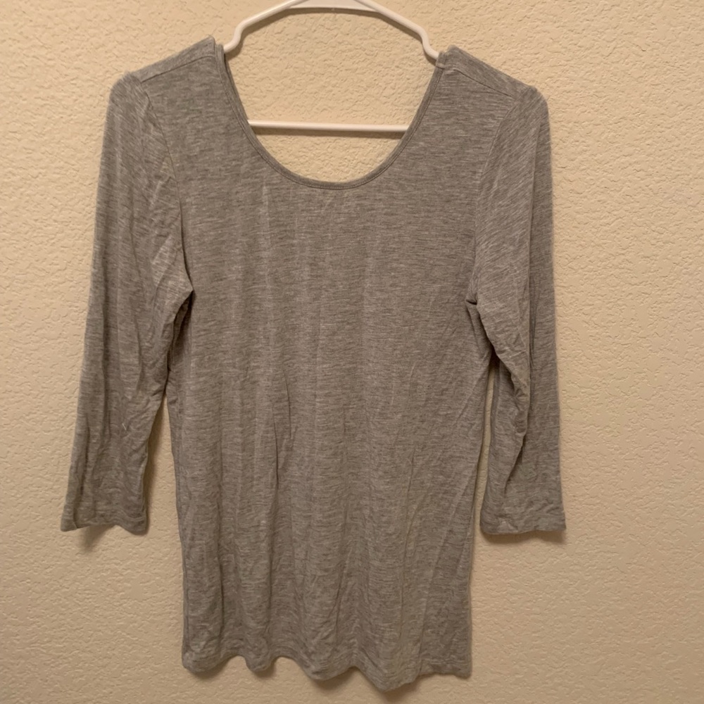 Stretchy grey basic tee